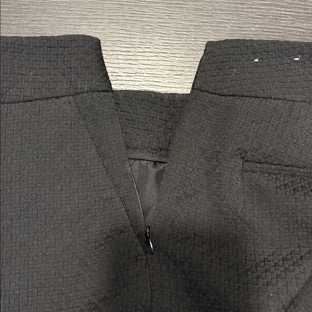 LOFT Women’s Black Textured Scalloped Hem The Riviera Short Size 8 - Picture 6 of 10